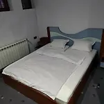 Hotel семеен максим *