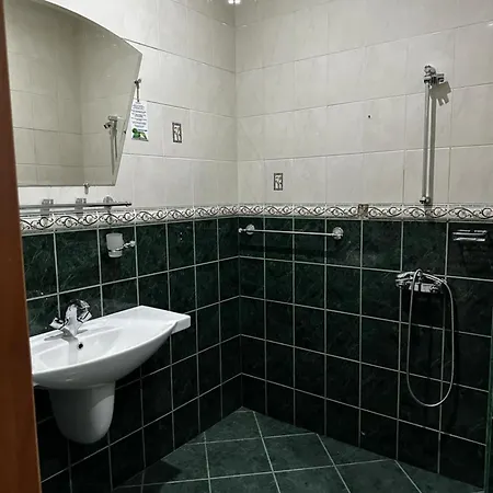 семеен максим Hotel *