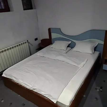 Hotel семеен максим *