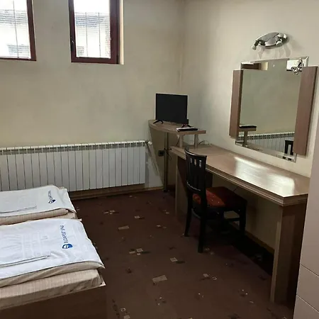 семеен максим Hotel Teteven