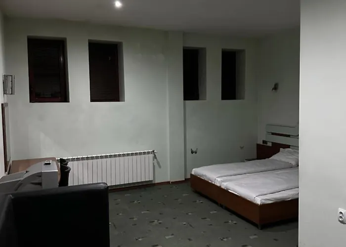 семеен максим