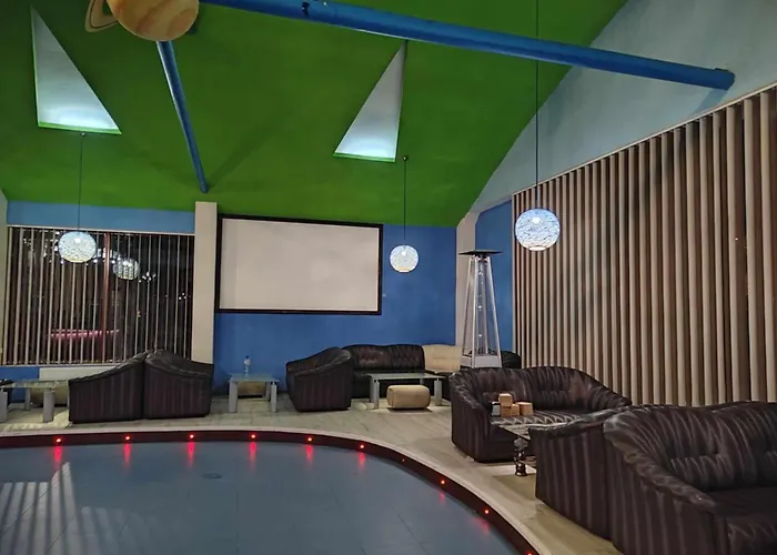 Hotel семеен максим